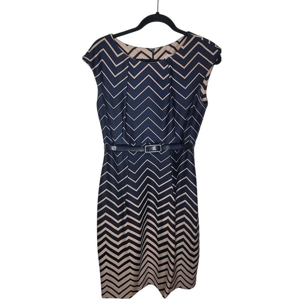 DB Established 1962 Women's Sz 8 Cap Sleeve‎ Dress Navy/Beige Zig Zag Belted